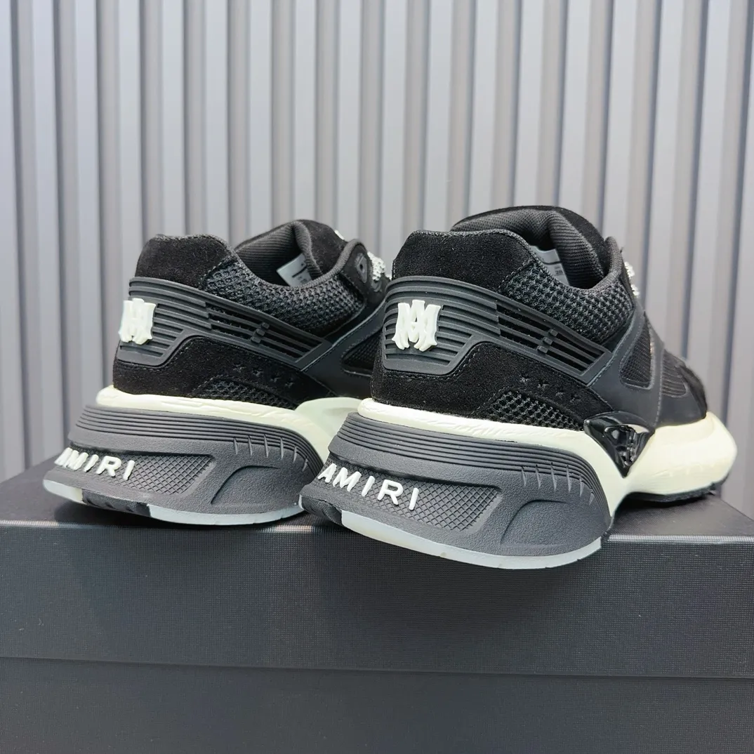 [AMIRI Amir] P: 760💰Size for couples: Female 35-40; Male 39-44; (Customized at 45.46) AMIRI Amir New Autumn and Winter Products New Autumn Latest Catwalk Couple Color Block Bread Casual Sports Shoes Series 〰 Casual fashion style full of details New generation of bone shoes popular classic upgrades Super comfortable and super popular! AUTRY is an exclusive version of AUTRY couple casual shoes from a high street brand in Los Angeles. Many celebrity Internet celebrities have the same style. Chinese new rapper Xiaobai Gali, Wang Yibo, Yang Mi and other Internet celebrity bloggers are competing for their feet. The three-dimensional molded metal logo on the side of the AJ1 shoe is on par with Nike's popular Fog. The heroic value instantly has a bit of punk rock flavor, all showing fashion sense and street style... ▪ Upper: original custom-made cowhide + original custom-made breathable mesh ▪Inner lining: original customized breathable mesh ▪Outsole: original molded two-color TPU rubber combination outsole.